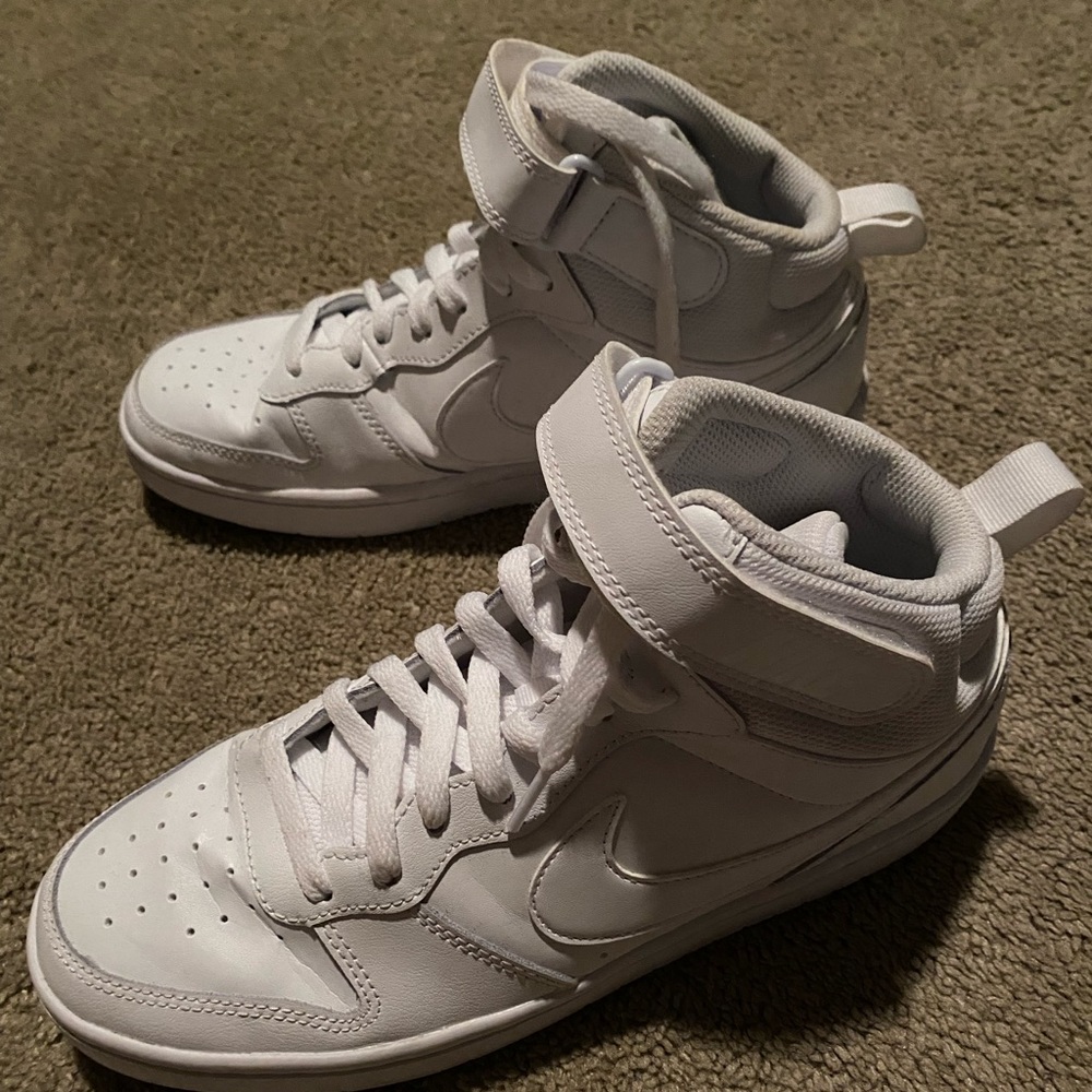 Nike Big Kid Court Borough 2 Mid Boys White Sneaker